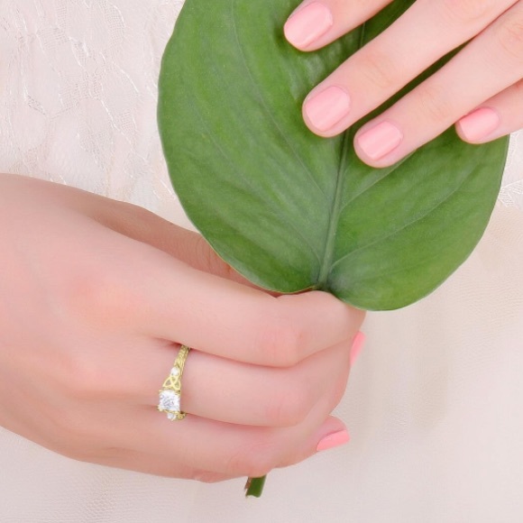 10k Love Trinity Celtic Knots Engagement Ring - Picture 7 of 8